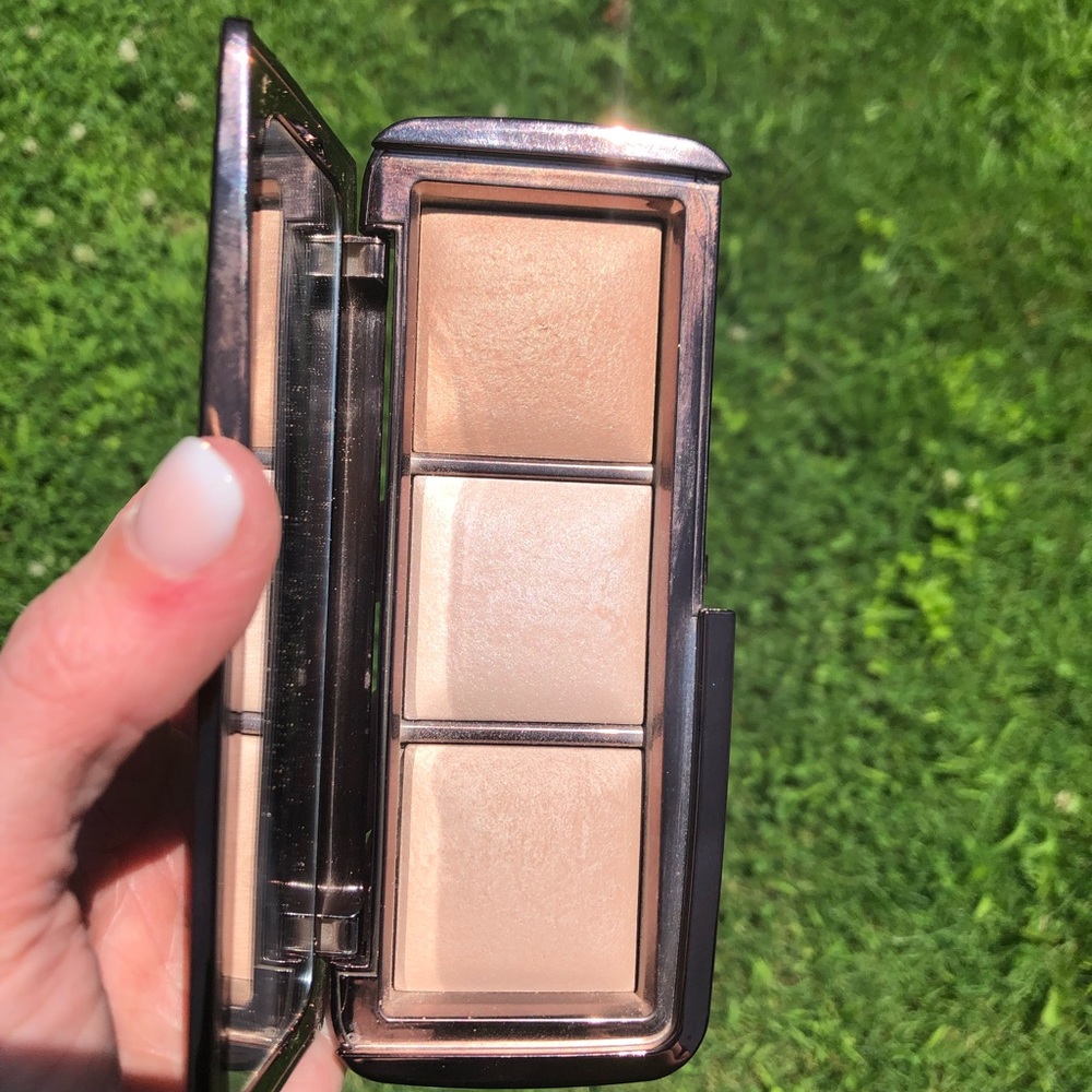 Hourglass ambient lighting palette